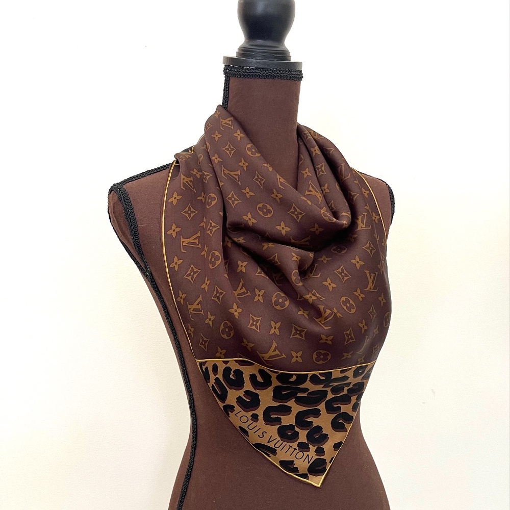 New Louis Vuitton Scarf Leopard Print Monogram Flower Silk Wrap - Picture 15 of 16